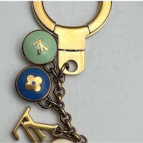 Louis Vuitton Authentic Upcycled LV hardware necklace - Picture 5 of 9